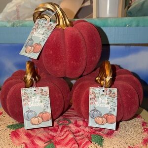 🎃🎃🎃BOGOHO🎃🎃🎃Rust Color Velvet Pumpkins with Gold Stems Set of 3